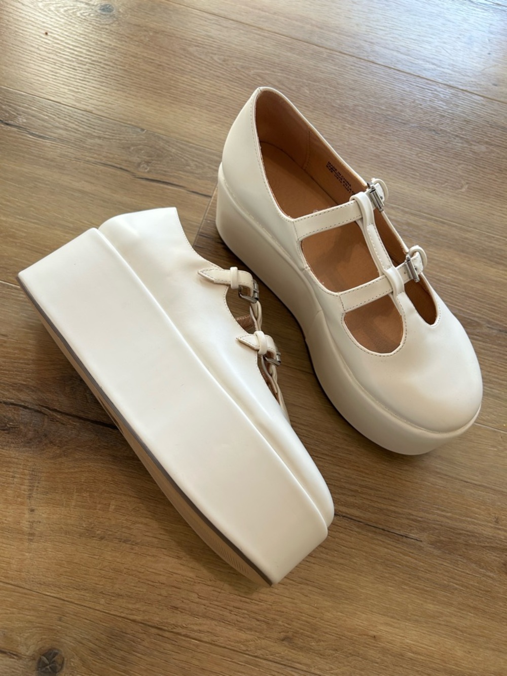 NWOT Urban Outfitters Cream Platform T-Strap Mary Janes